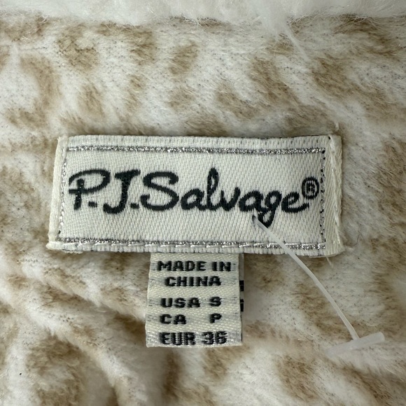 PJ Salvage Women’s Fluffy White Faux Fur Vest. Size Small - Picture 2 of 6